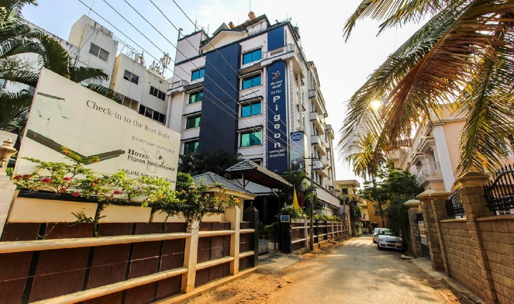 Hotel Pigeon International Bangalore Exterior foto