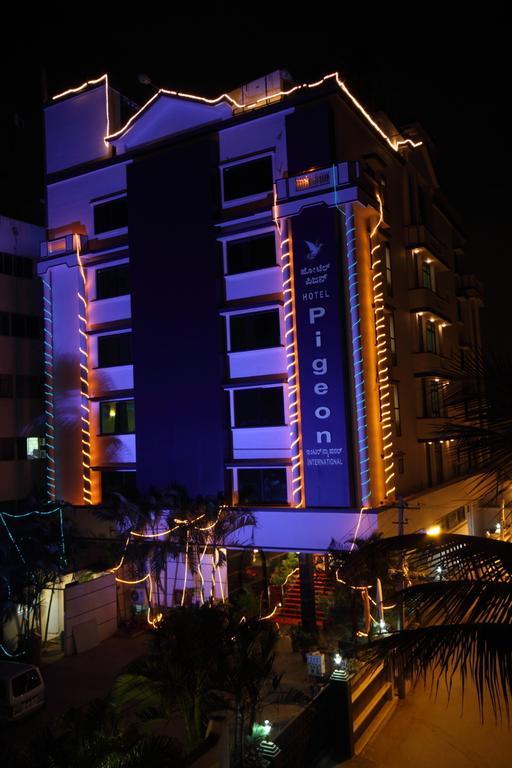 Hotel Pigeon International Bangalore Exterior foto